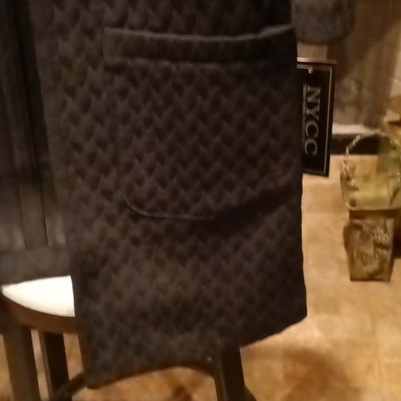 NWT NYCC black embossed l/s coat w big pockets & side slits Sz Med - Picture 11 of 13